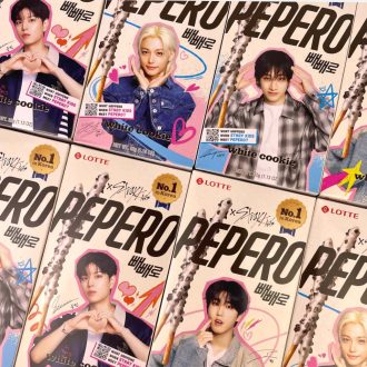   Lotte Pepero White Cookie Random Member Cover 32g Stray Kids Edition